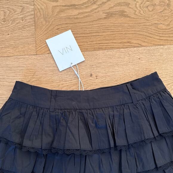 NIA - Sora Tiered Frill Lace Trim Mini Skort in Black - Picture 2 of 6